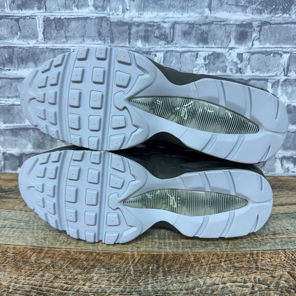 Nike Air Max 95 Classic Cargo Khaki Pure Platinum 749766-302 Mens Size 9 New main image 4
